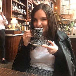 Meet your Posher, Annie